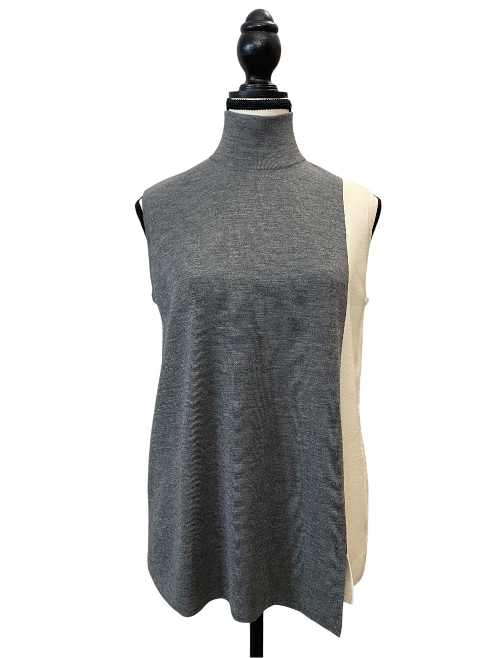 Akris Punto Wool Gray & Cream Sleeveless Colourblock Turtleneck Sweater Size 10